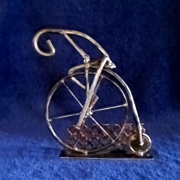 Handmade Scrap Metal Art - Picture 2 of 4